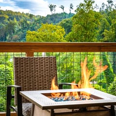 4 bd Smoky Mtn Lodge | Game Room Hot-Tub Firetable