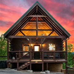 Game Room + Arcade • Hot-Tub • MTN Views