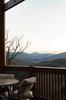 Grand Views|3 King suites|Arcade|Theatre|Hot-tub