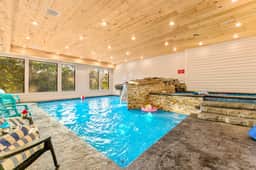 Sleeps 25 Huge Pool outdoor fire Ensuites