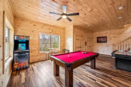 Peaceful Cabin • Hot Tub • Game Room • Fire Table