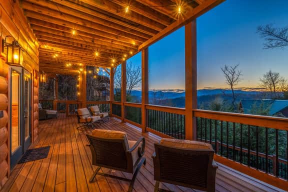 Grand Views|3 King suites|Arcade|Theatre|Hot-tub