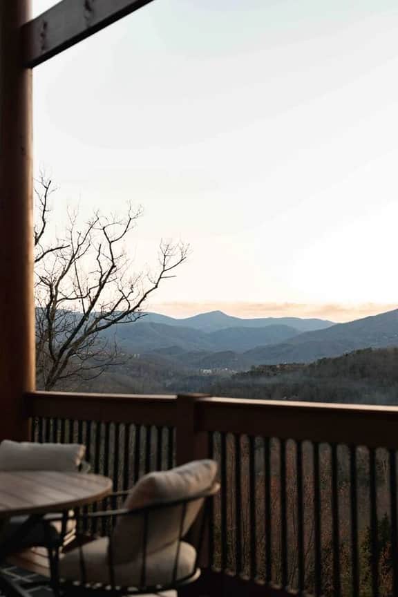 Grand Views|3 King suites|Arcade|Theatre|Hot-tub