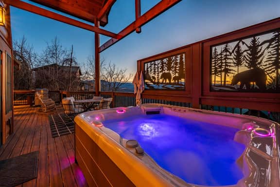 Grand Views|3 King suites|Arcade|Theatre|Hot-tub