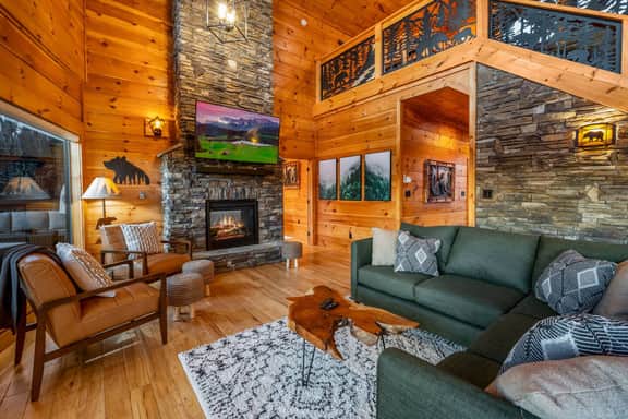 Grand Views|3 King suites|Arcade|Theatre|Hot-tub