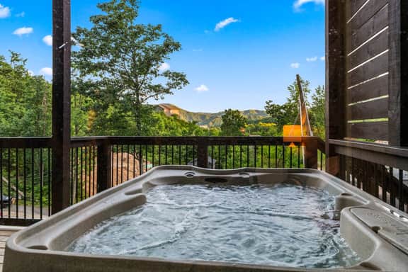 Mountain Modern Couples Retreat Hot-Tub Views