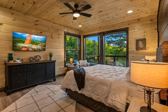 Mountain Modern Couples Retreat Hot-Tub Views