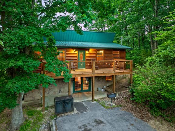 MTN Views| Hot Tub| Pet Friendly| Mins to town