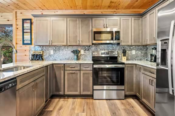City Bear Lodge | Dwtn Gatlinburg Hot Tub + Games