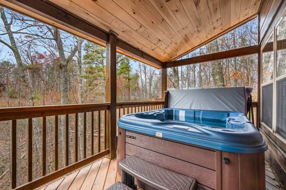 Hot Tub • Game Room • Fire Table | Family Cabin