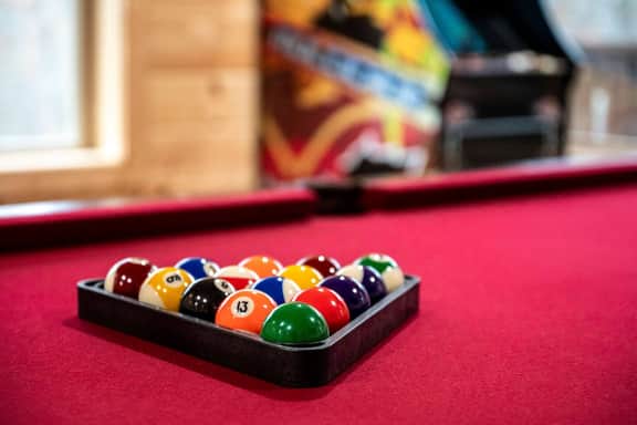 Hot Tub • Game Room • Fire Table | Family Cabin