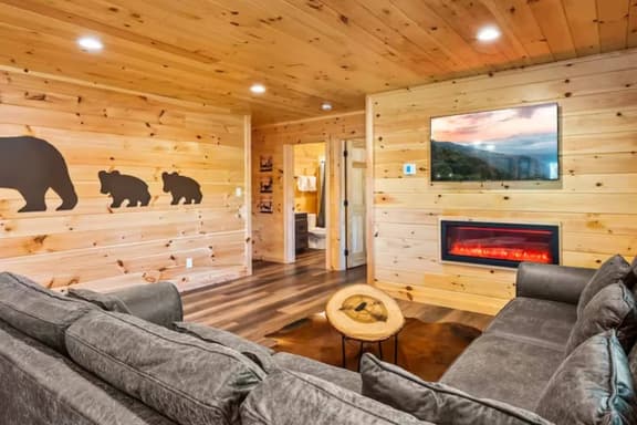 City Bear Lodge | Dwtn Gatlinburg Hot Tub + Games